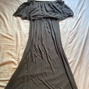 Flowy maxi strapless black dress